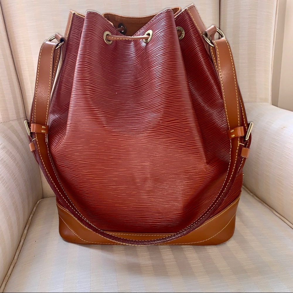 Louis Vuitton Epi Leather Bucket Bag - Picture 4 of 5